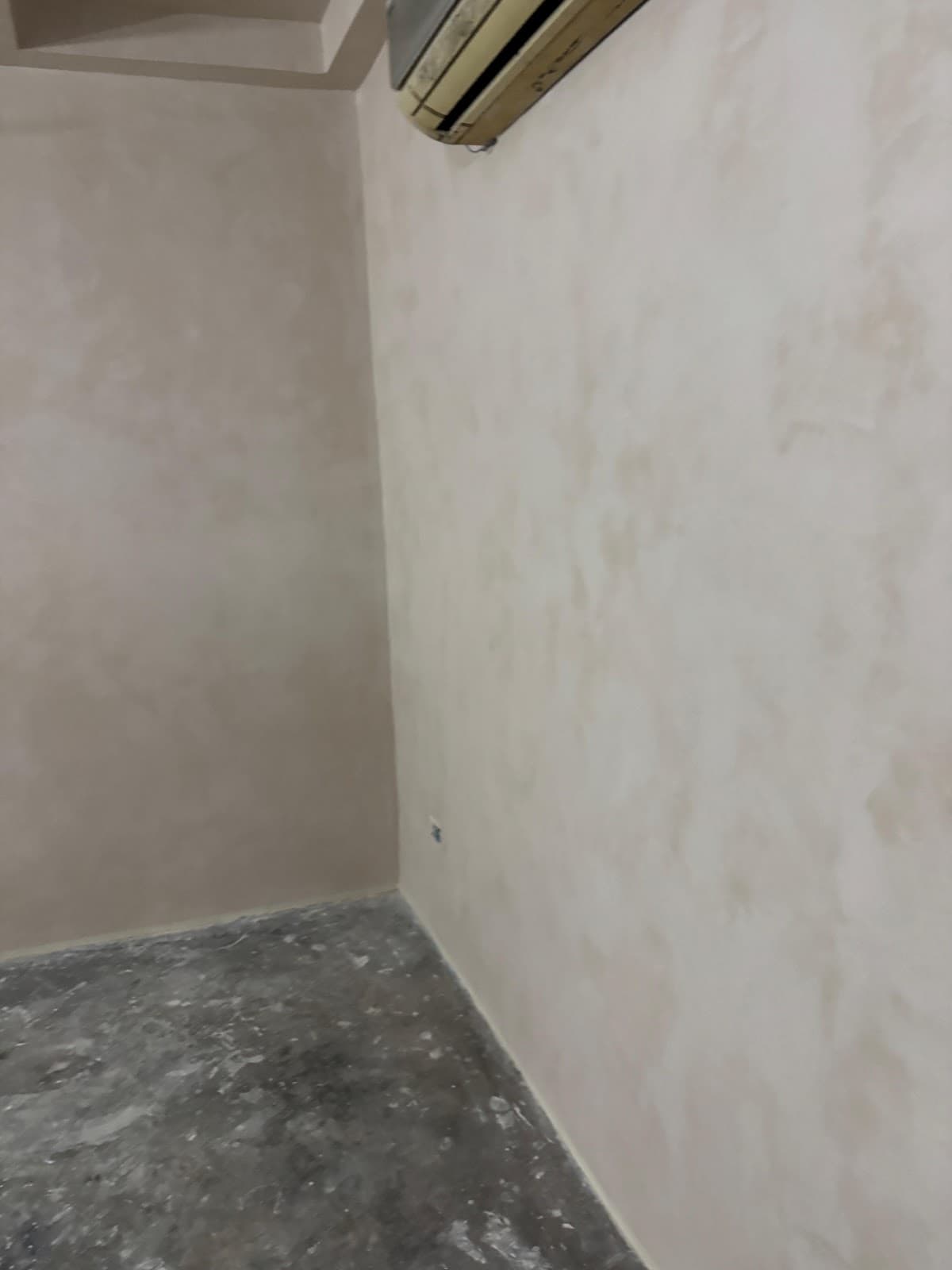 Luxe Residential Lobby - Cream Gloss Microcement by Mannat Micro Concrete