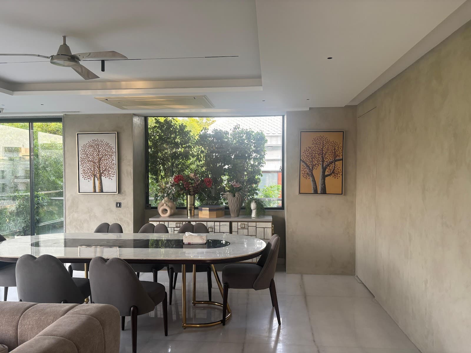 Modern Apartment Floor - Silver Grey Microcement by Mannat Micro Concrete